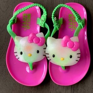 Adorable Hello Kitty toddler sandals size 5/6 Limited Edition Perfect for Summer